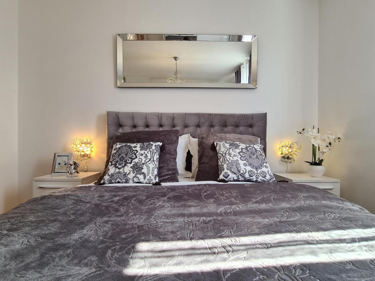 Luxurious Apartment Majda, 2 Bathrooms And Free Parking Split Bagian luar foto